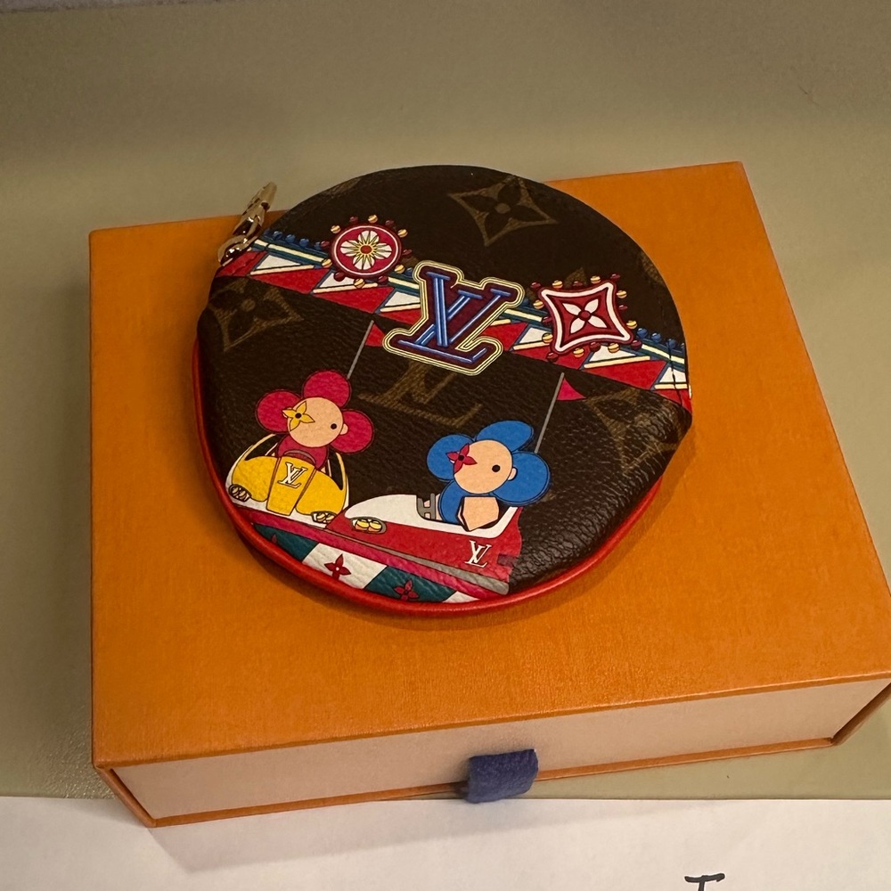 Limited edition Round Coin Purse with Zipper